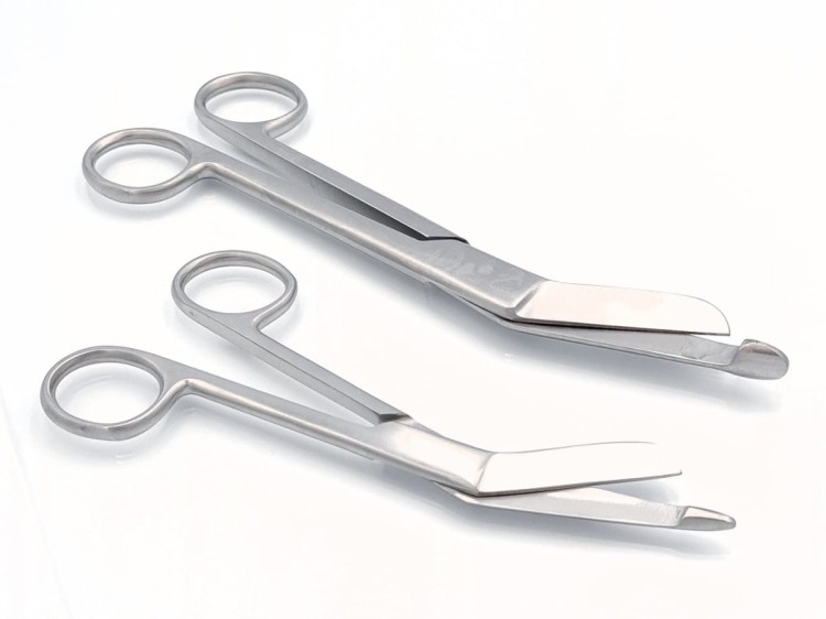 NOŻYCZKI OPATRUNKOWE Z KULKĄ LISTER 140MM