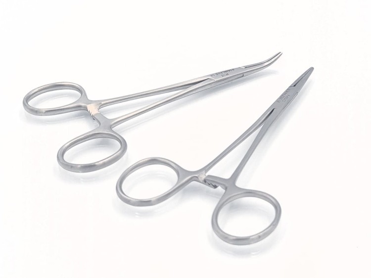 KLESZCZYK NACZYNIOWY ANATOMICZNY HALSTEAD-MOSQUITO PROSTY 130mm