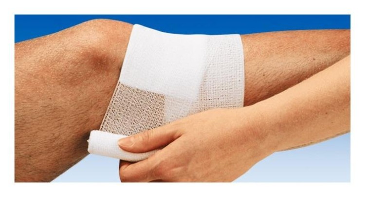 OPASKA DZIANA ELASTYCZNA DO PODTRZYMYWANIA OPATRUNKÓW 10cm x 4m  PEHA FIX HARTMANN