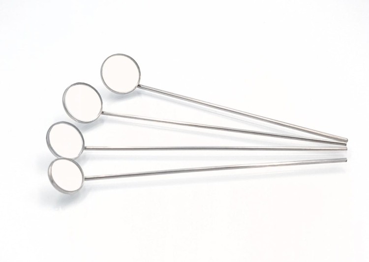 LUSTERKO LARYNGOLOGICZNE KRTANIOWE WIELORAZOWE 18mm