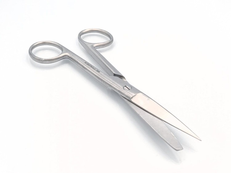 NOŻYCZKI CHIRURGICZNE PROSTE 1 KONIEC OSTRY, 1 KONIEC TĘPY 165mm