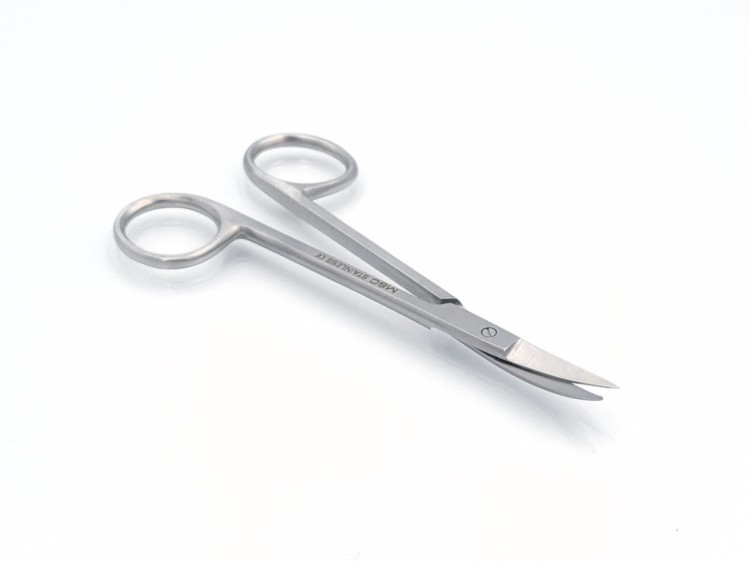 NOŻYCZKI CHIRURGICZNE ODGIĘTE  KOŃCE OSTRE 100mm