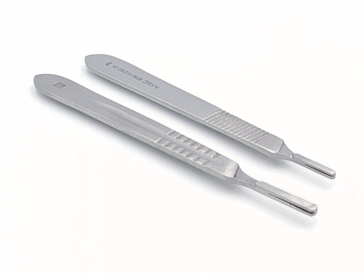 TRZONEK WIELORAZOWY DO OSTRZY SKALPELA NR 3