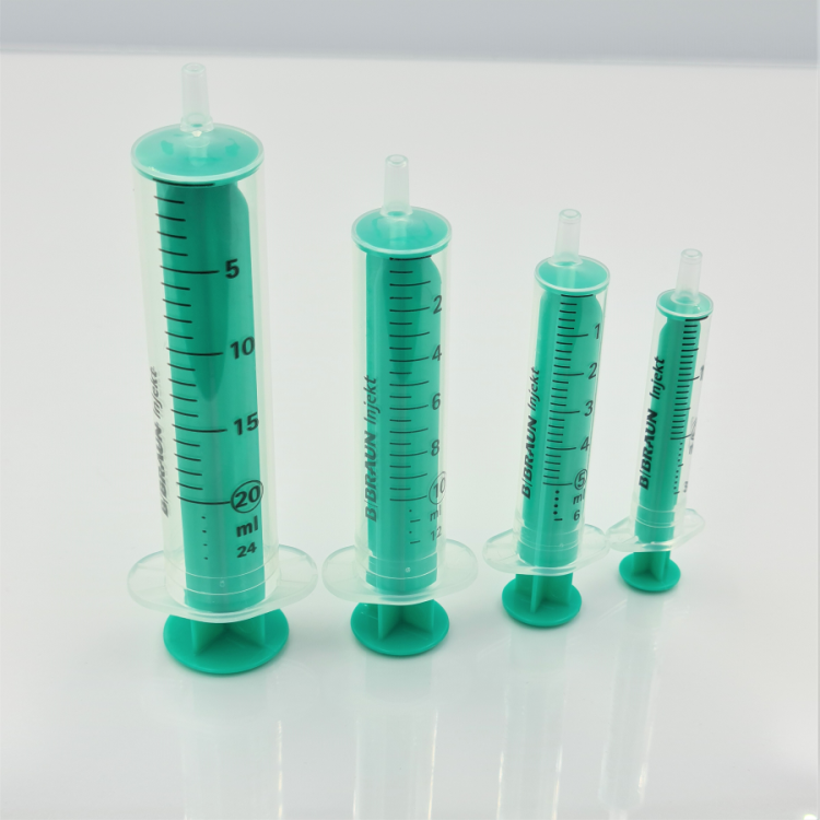 STRZYKAWKA 20ml  2-CZĘŚCIOWA BRAUN - 100 szt